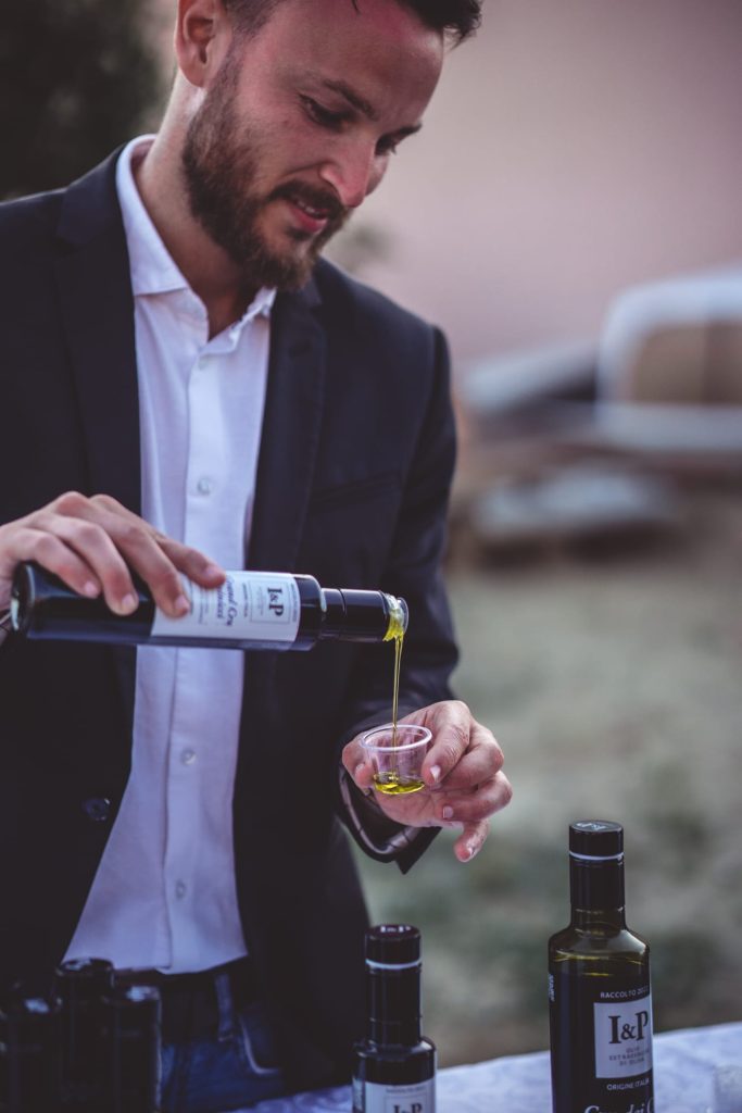 MixOILogy l'olio extravergine sta bene su tutto o quasi. Monferrato. Casa Serra. Davide Piancastelli. I&P olio extravergine monoparticellare. 