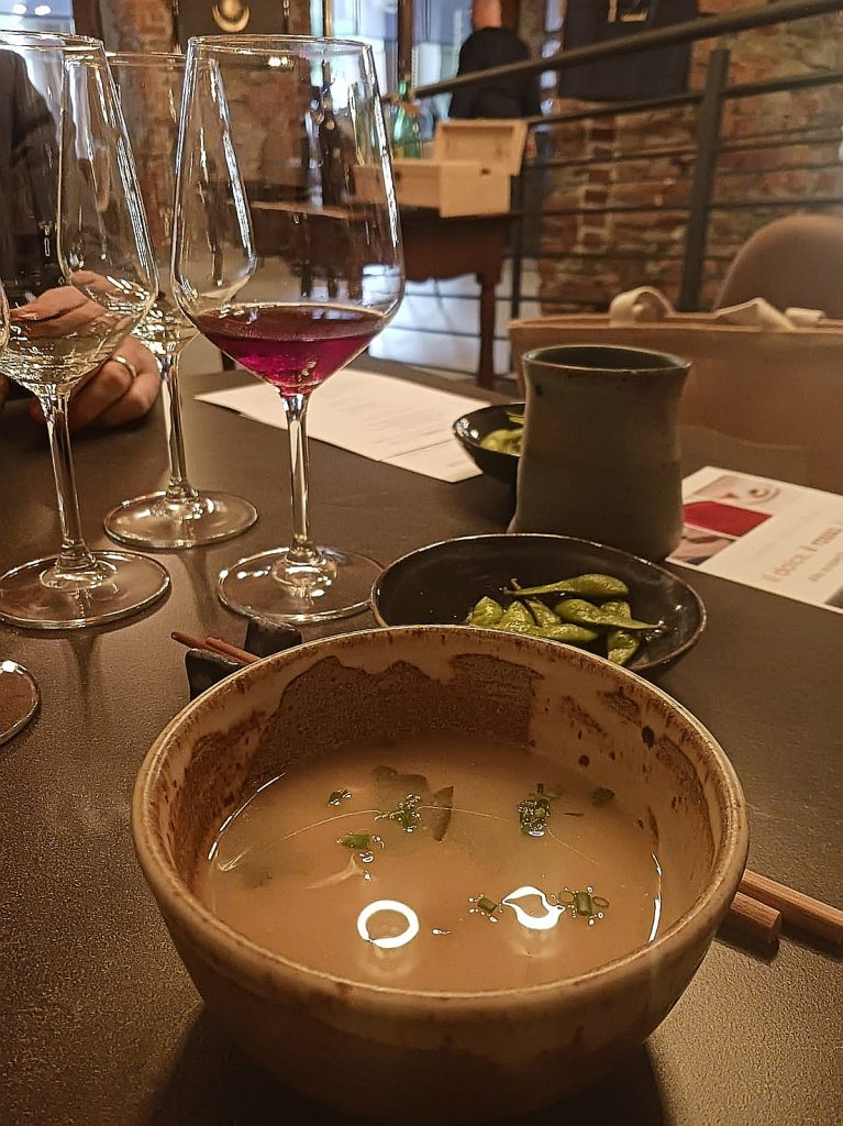 Brachetto fusion. Il dolce, il rosso, il rosè. Le petit restaurant japonais ad Avigliana.