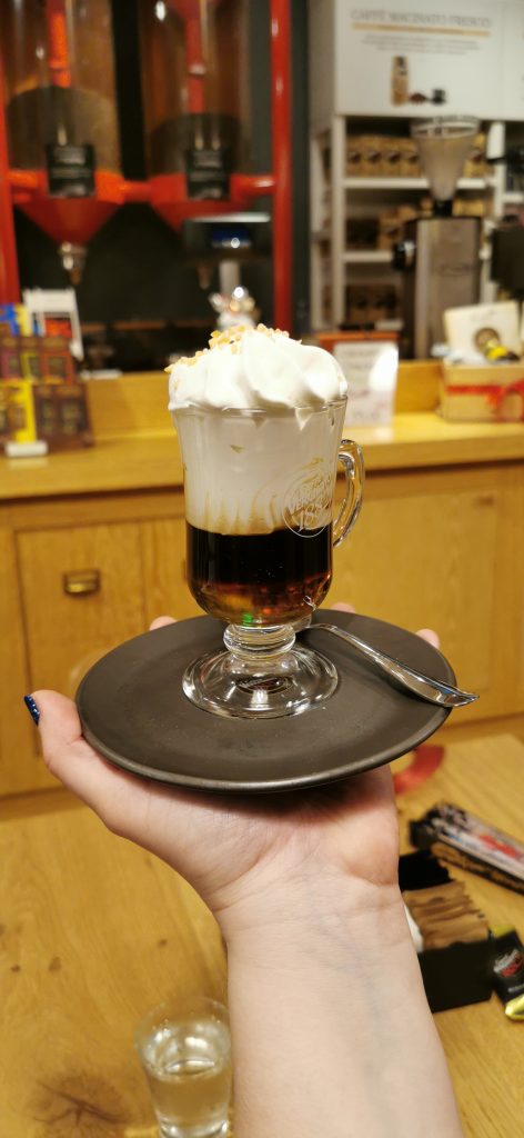 Un goloso Bicerin al Caffè Vergnano 1882 a Chieri