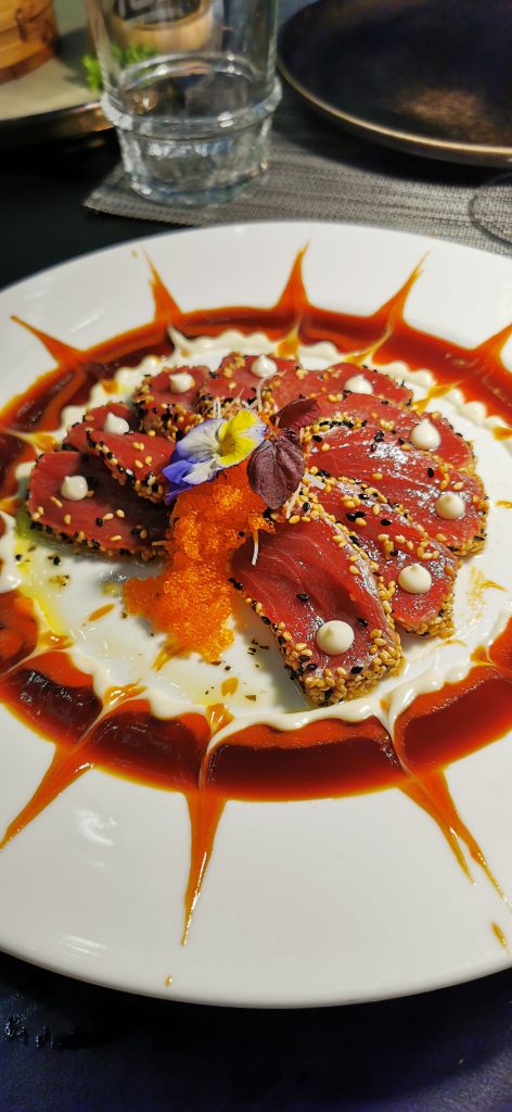 Tonno in crosta di semi di sesamo