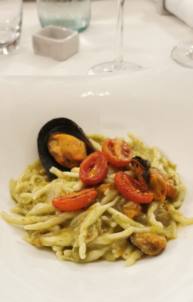Bacalhau osteria trofie cozze e baccalà