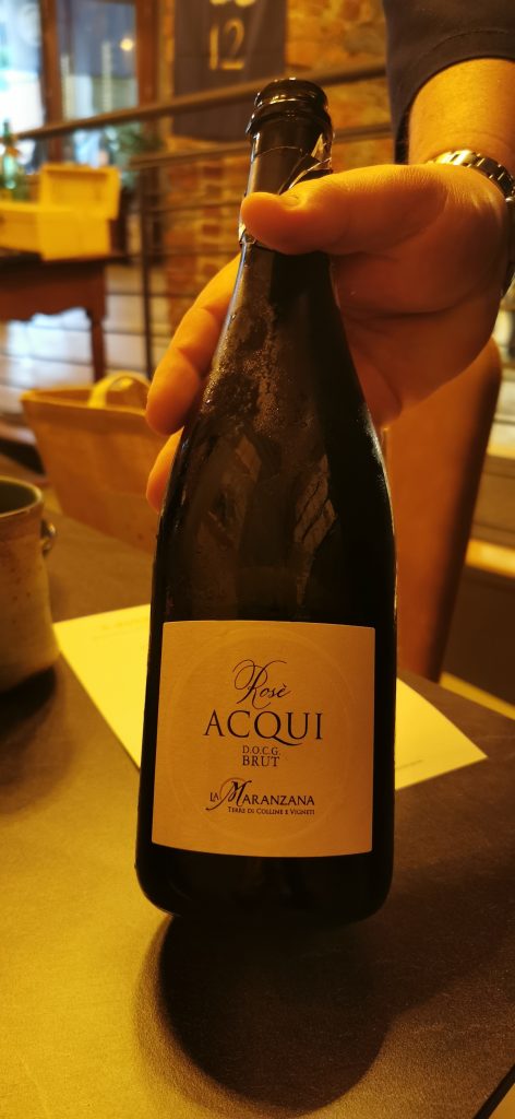 Brachetto fusion. Il dolce, il rosso, il rosè. Le petit restaurant japonais ad Avigliana. Acqui rosè di cantina Maranzana.